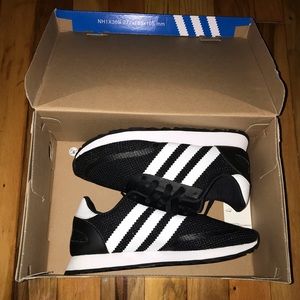 Little kids Adidas Originals size 3Y